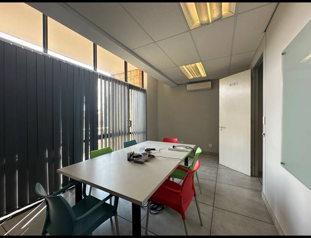 219M² OFFICE FOR SALE IN SANDOWN
